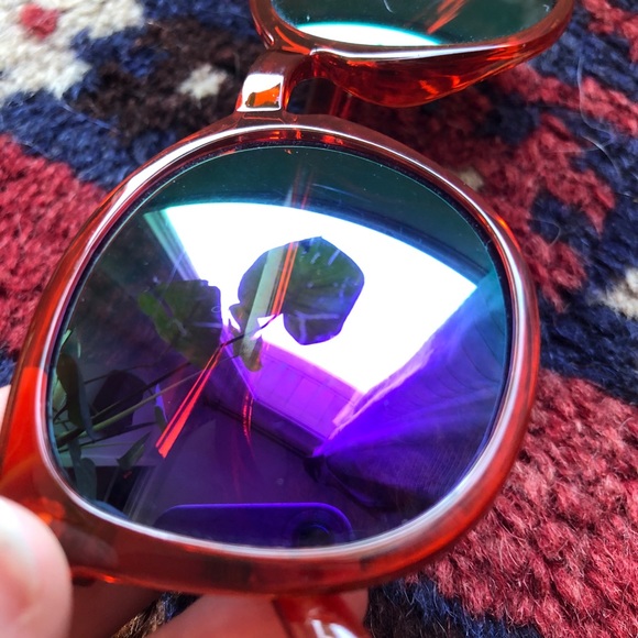 Used Quay Australia Sunnies - Picture 3 of 7